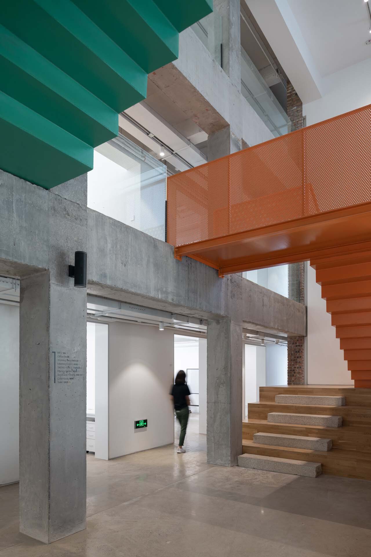 BIM建筑|钛媒体“折叠公园”，北京团河派出所旧址改造 / 靠近设计