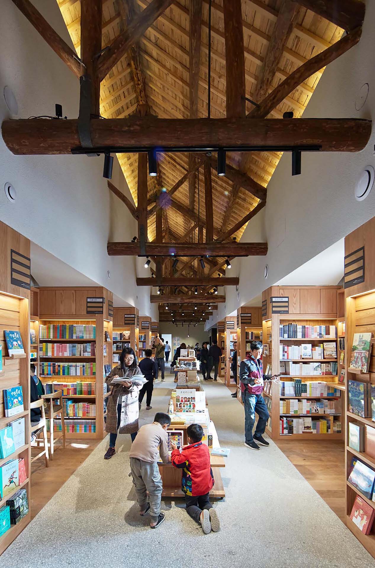 BIM建筑|大南坡大队部改造 / 场域建筑