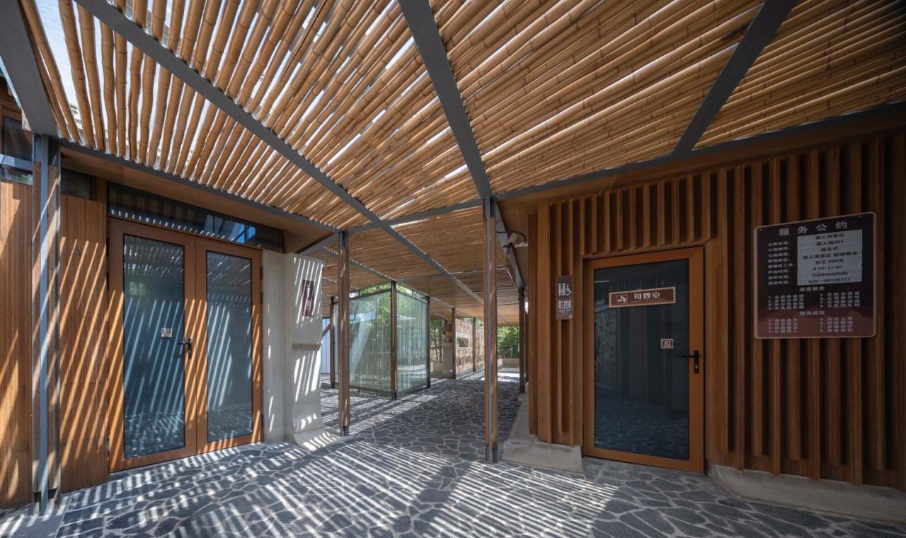 BIM建筑|南京汤山猿人洞游客驿站 / 东南大学建筑设计研究院建筑技术与艺术(ATA)工作室