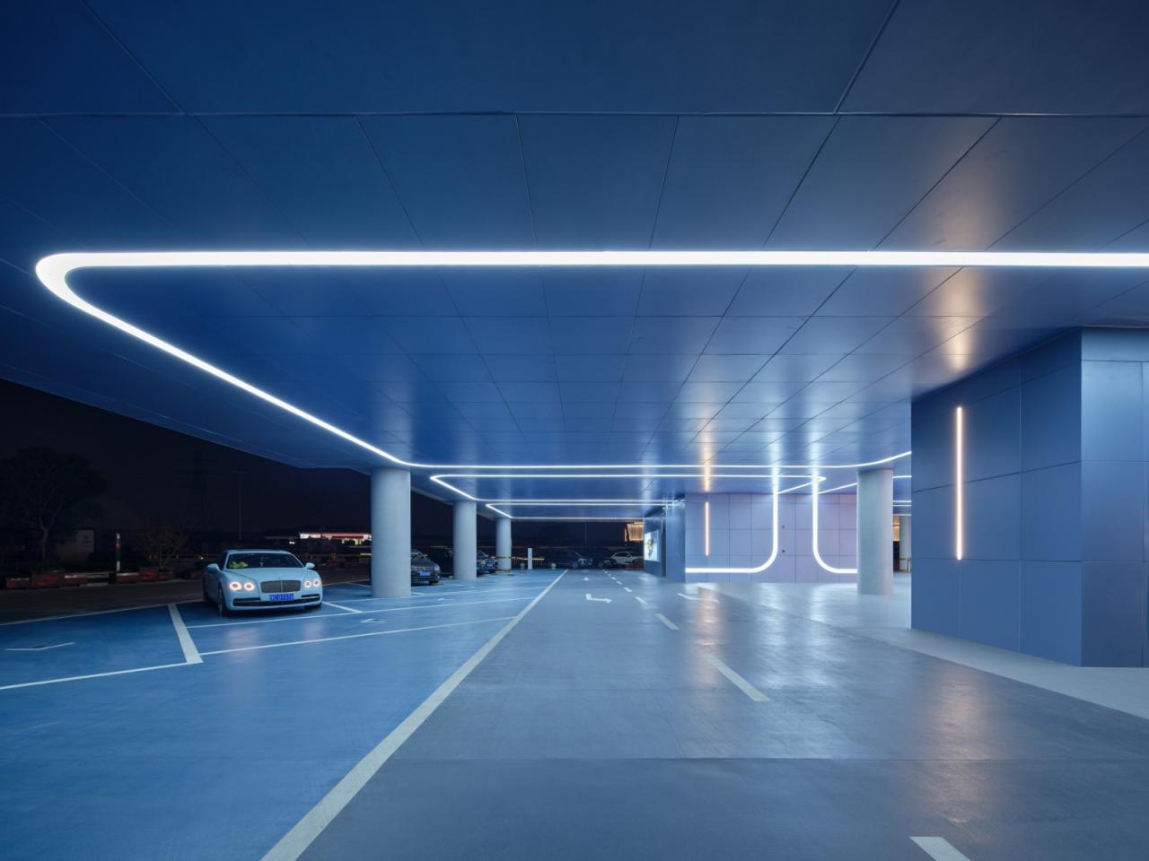 BIM建筑|沪杭高速嘉兴服务区：公路上的综合体 / goa大象设计