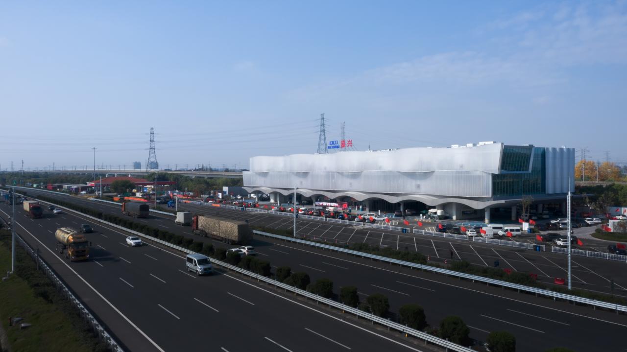 BIM建筑|沪杭高速嘉兴服务区：公路上的综合体 / goa大象设计