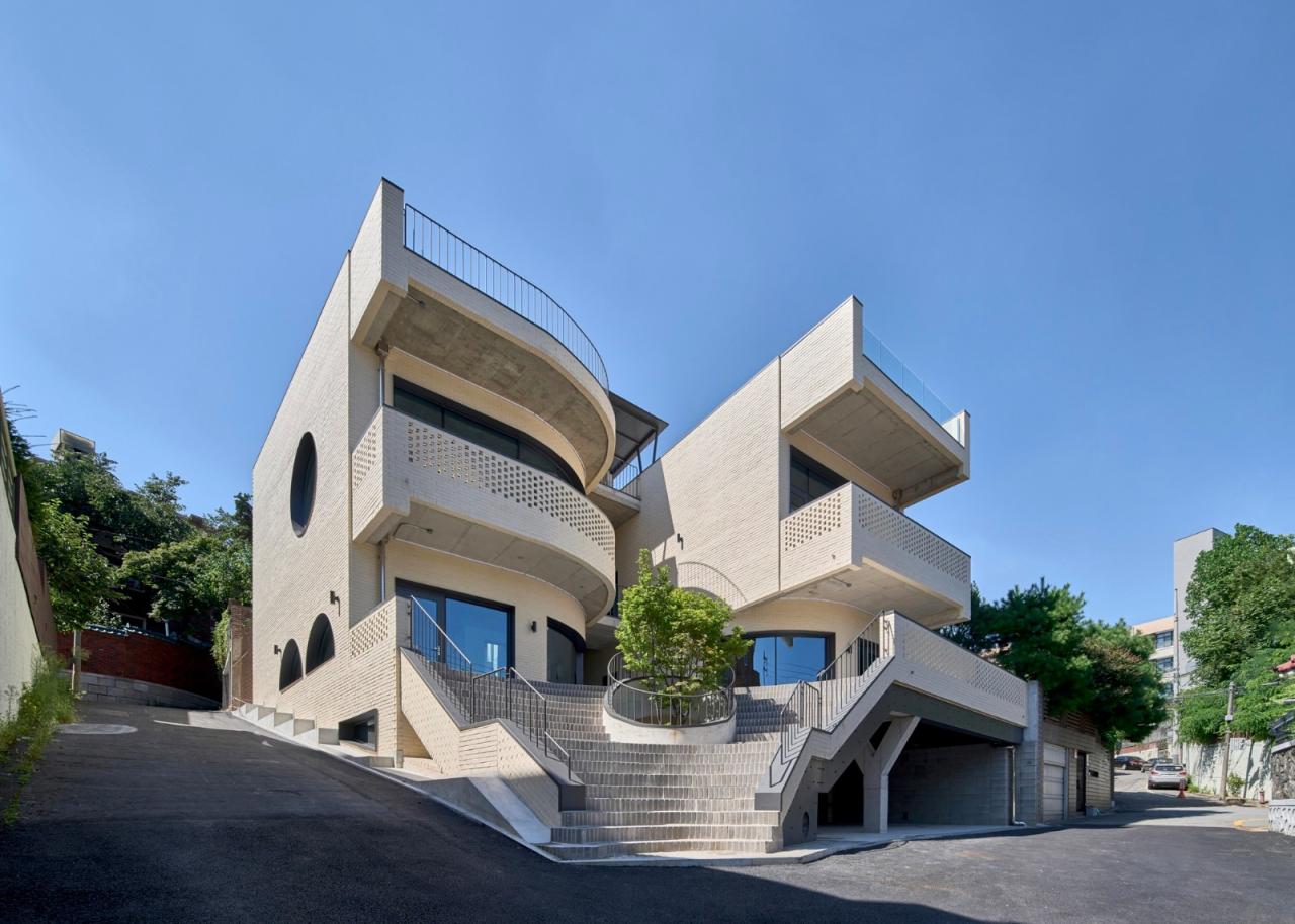 BIM建筑|通向街角的楼梯，Y2 综合大楼 / DAAL