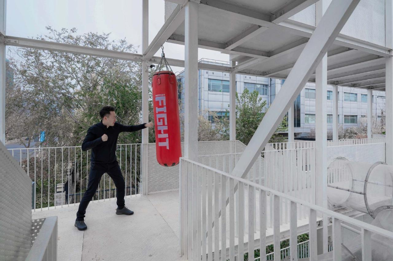 BIM建筑|钛媒体“折叠公园”，北京团河派出所旧址改造 / 靠近设计