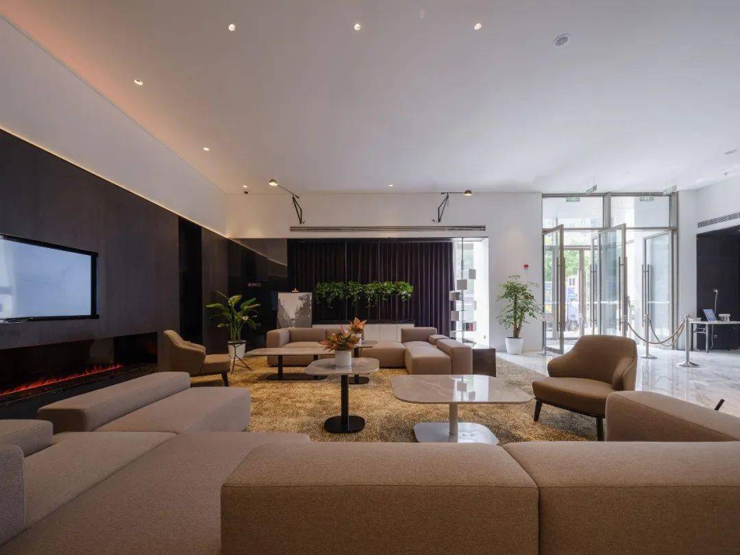 创邑MIX·罗秀路丨焕活新生，从“街角封闭旧盒子”到“绿色邻里会客厅” / 三益建筑