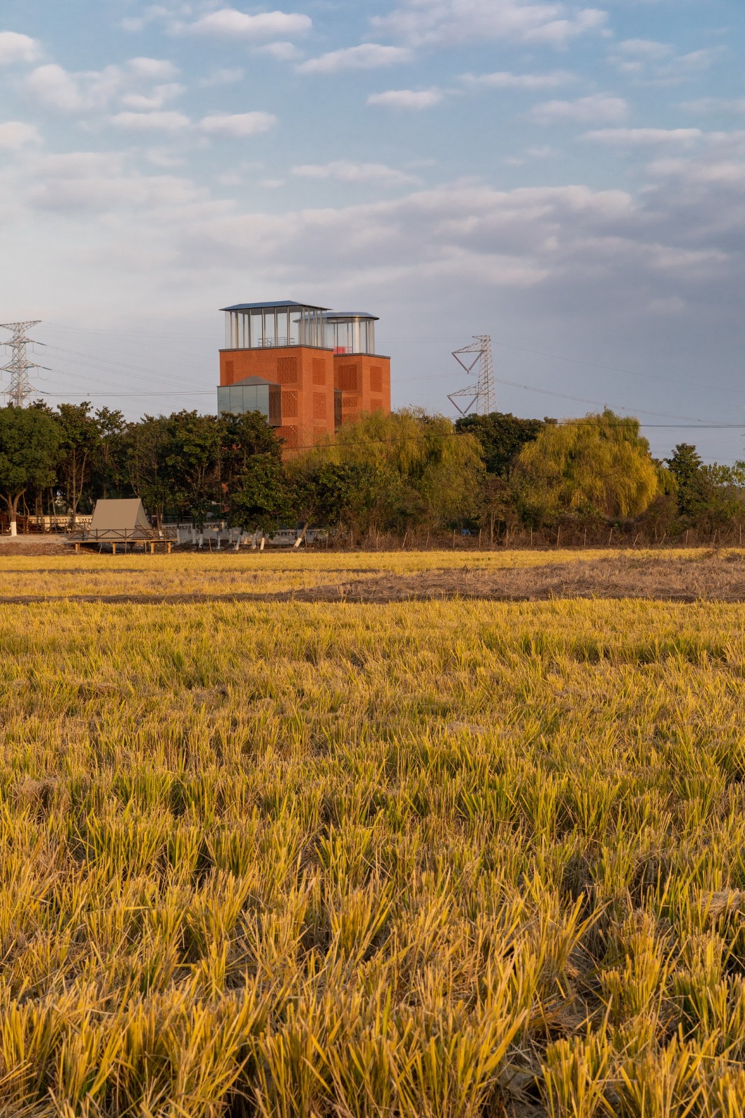BIM建筑|乡村微更新的在地实践 / 上海交通大学奥默默工作室