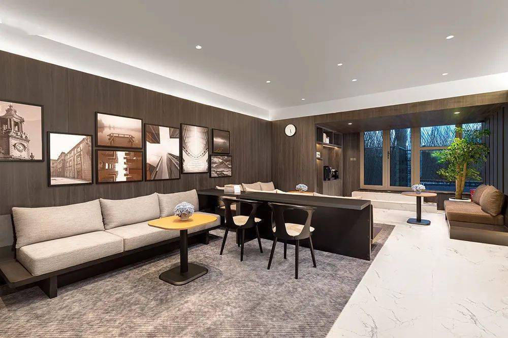 创邑MIX·罗秀路丨焕活新生，从“街角封闭旧盒子”到“绿色邻里会客厅” / 三益建筑