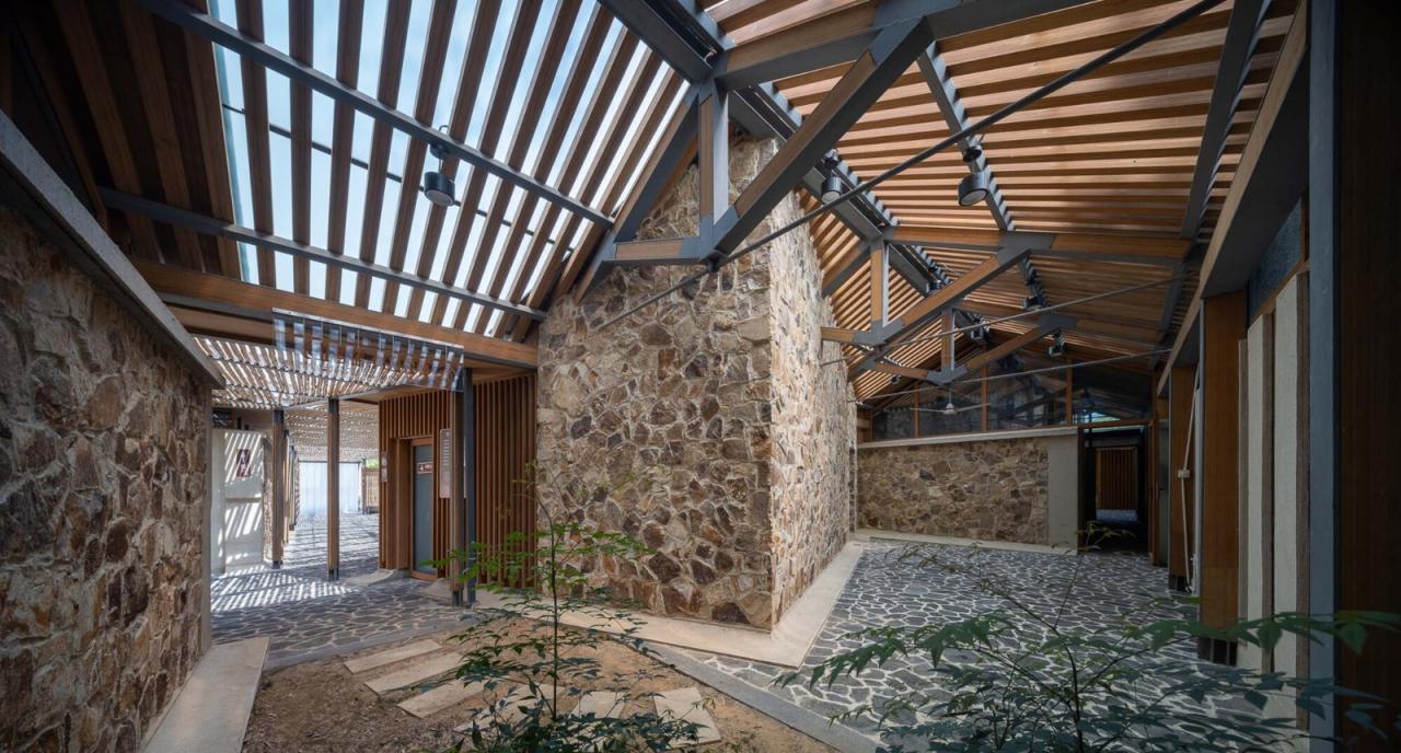 BIM建筑|南京汤山猿人洞游客驿站 / 东南大学建筑设计研究院建筑技术与艺术(ATA)工作室