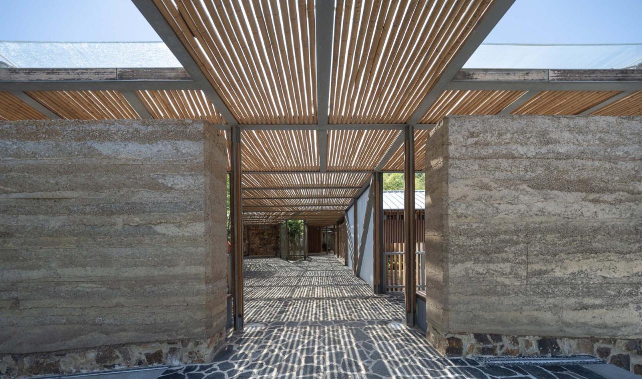 BIM建筑|南京汤山猿人洞游客驿站 / 东南大学建筑设计研究院建筑技术与艺术(ATA)工作室