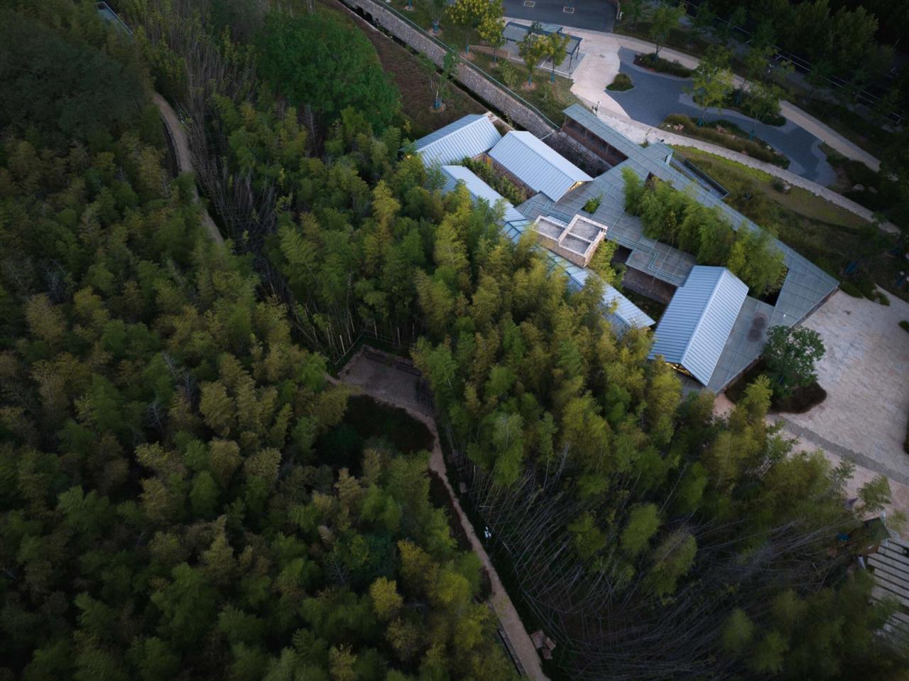 BIM建筑|南京汤山猿人洞游客驿站 / 东南大学建筑设计研究院建筑技术与艺术(ATA)工作室