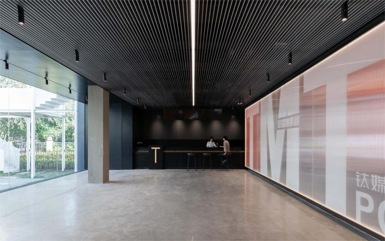 BIM建筑|钛媒体“折叠公园”，北京团河派出所旧址改造 / 靠近设计