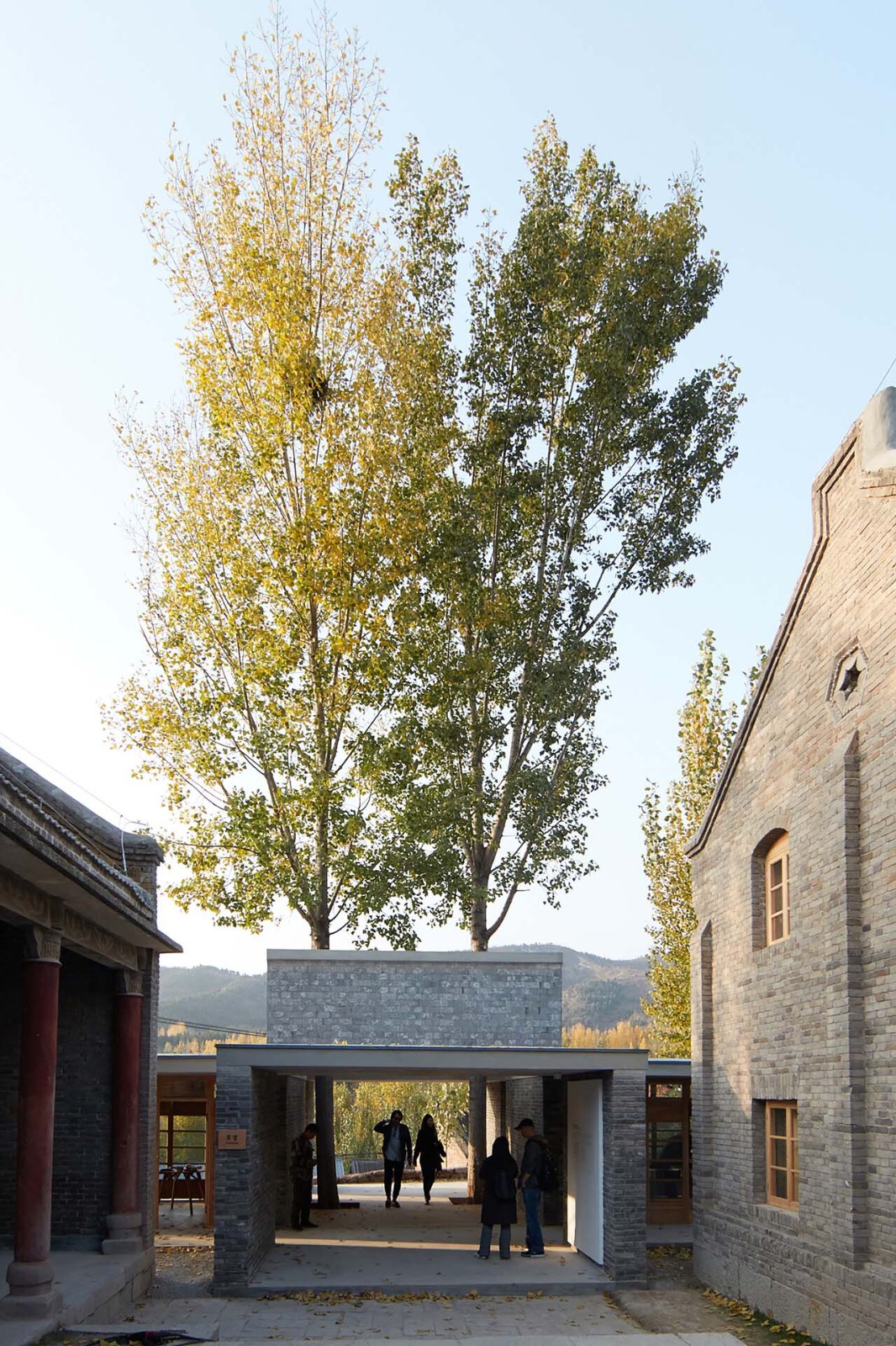 BIM建筑|大南坡大队部改造 / 场域建筑