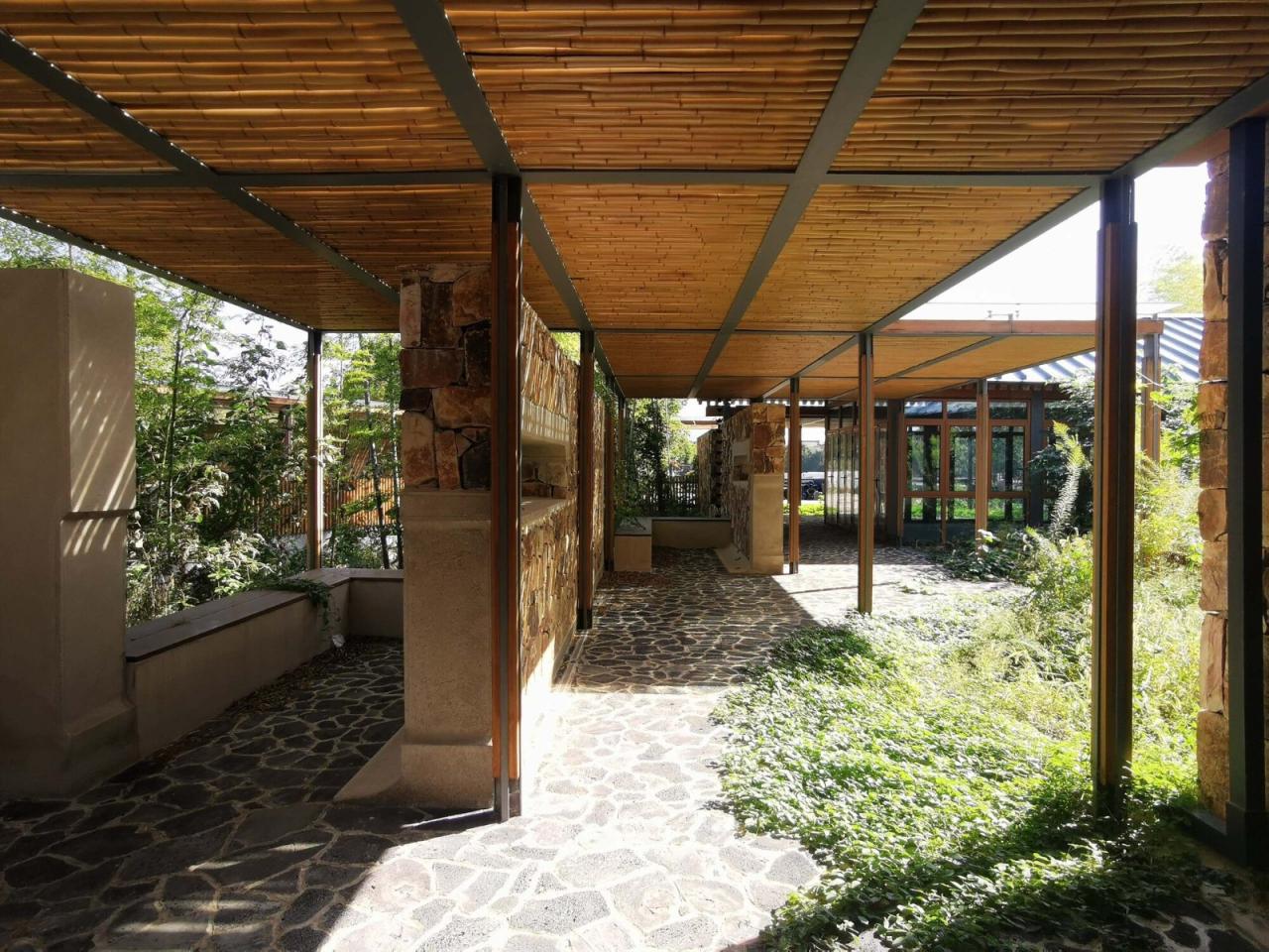 BIM建筑|南京汤山猿人洞游客驿站 / 东南大学建筑设计研究院建筑技术与艺术(ATA)工作室