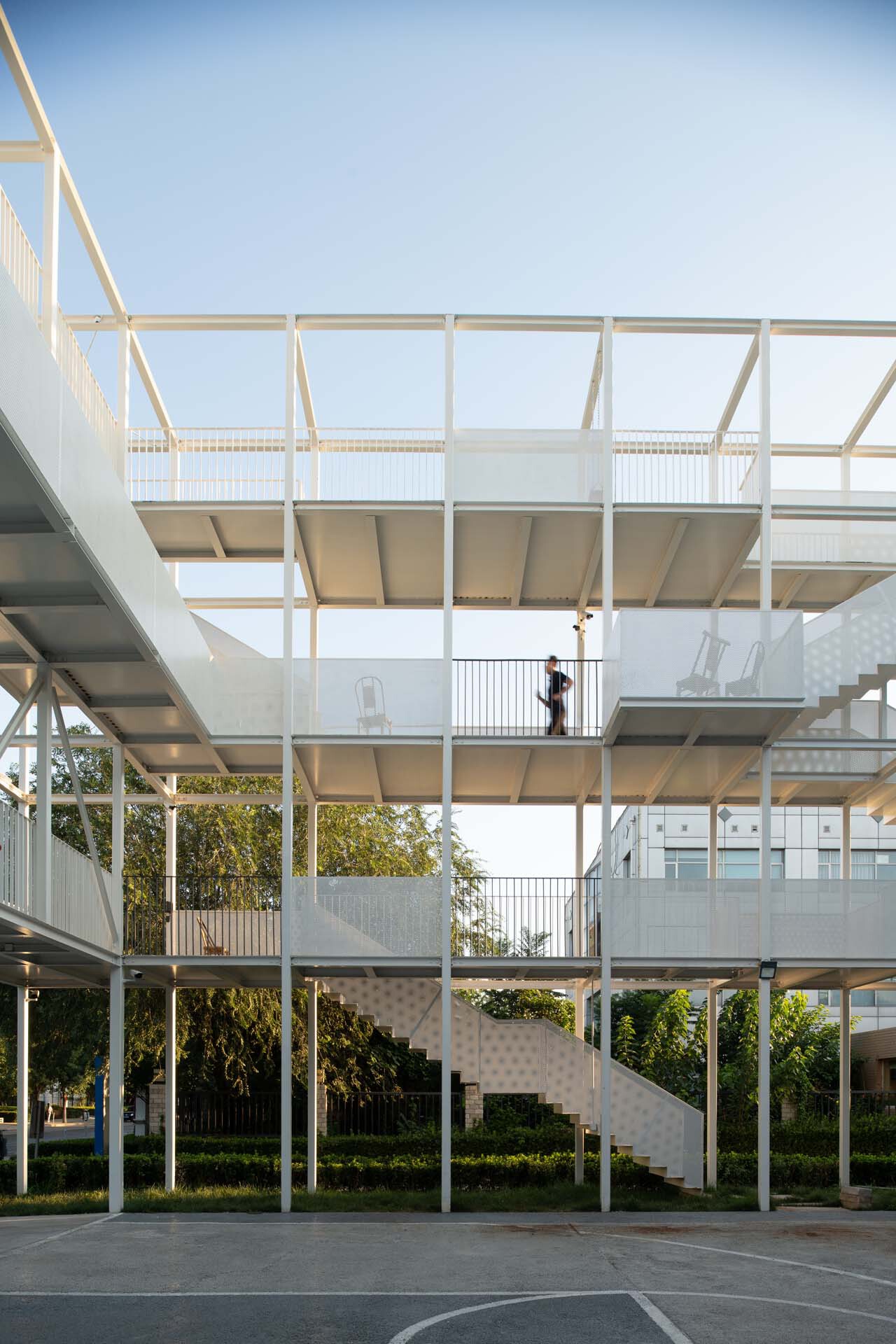 BIM建筑|钛媒体“折叠公园”，北京团河派出所旧址改造 / 靠近设计