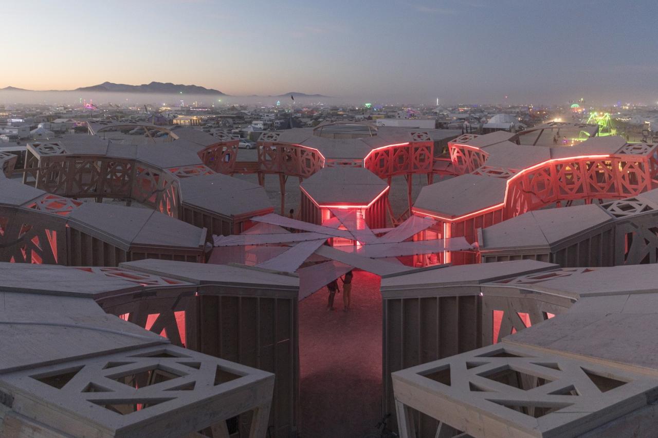 BIM建筑|火人节“宣泄/淨化”分形画廊 / MAMOU-MANI