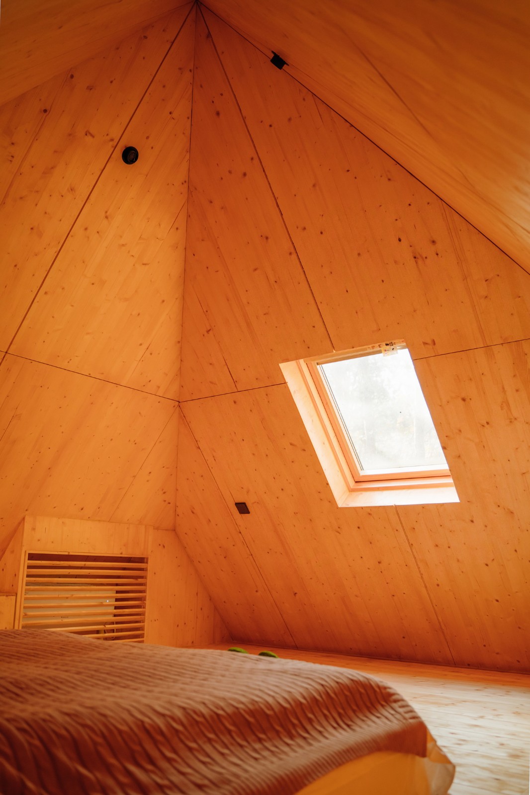 BIM建筑|荒野之家 #96# - 金字塔 / 个个世界 + 先进建筑实验室AaL