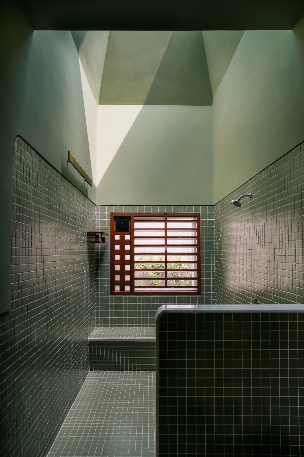 BIM建筑|围合之家 / Design Ni Dukaan