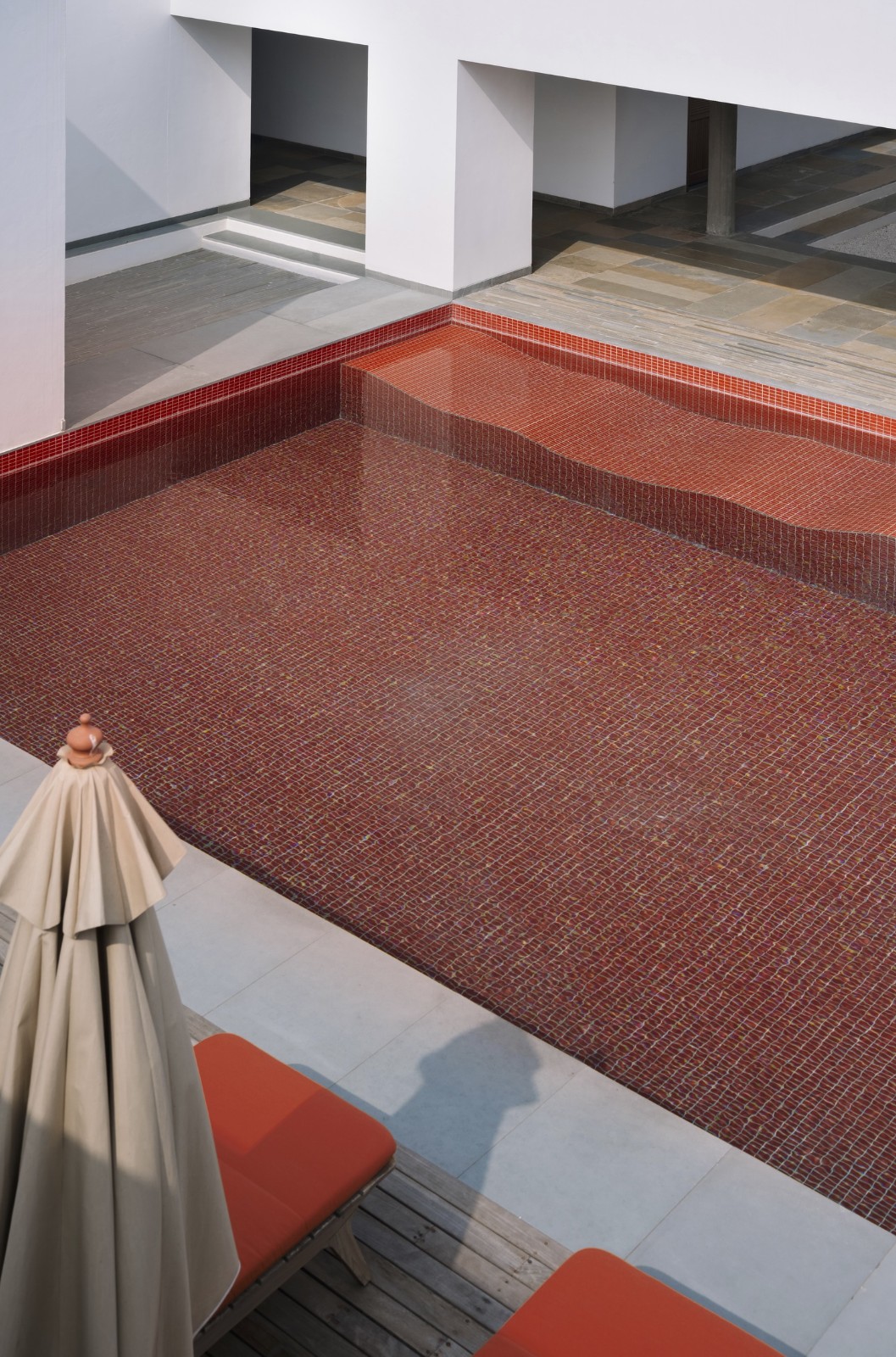 BIM建筑|围合之家 / Design Ni Dukaan