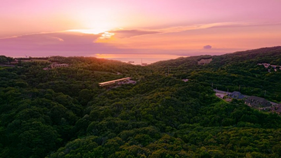 BIM建筑|坂茂在日本海岛设计木制冥想平台
