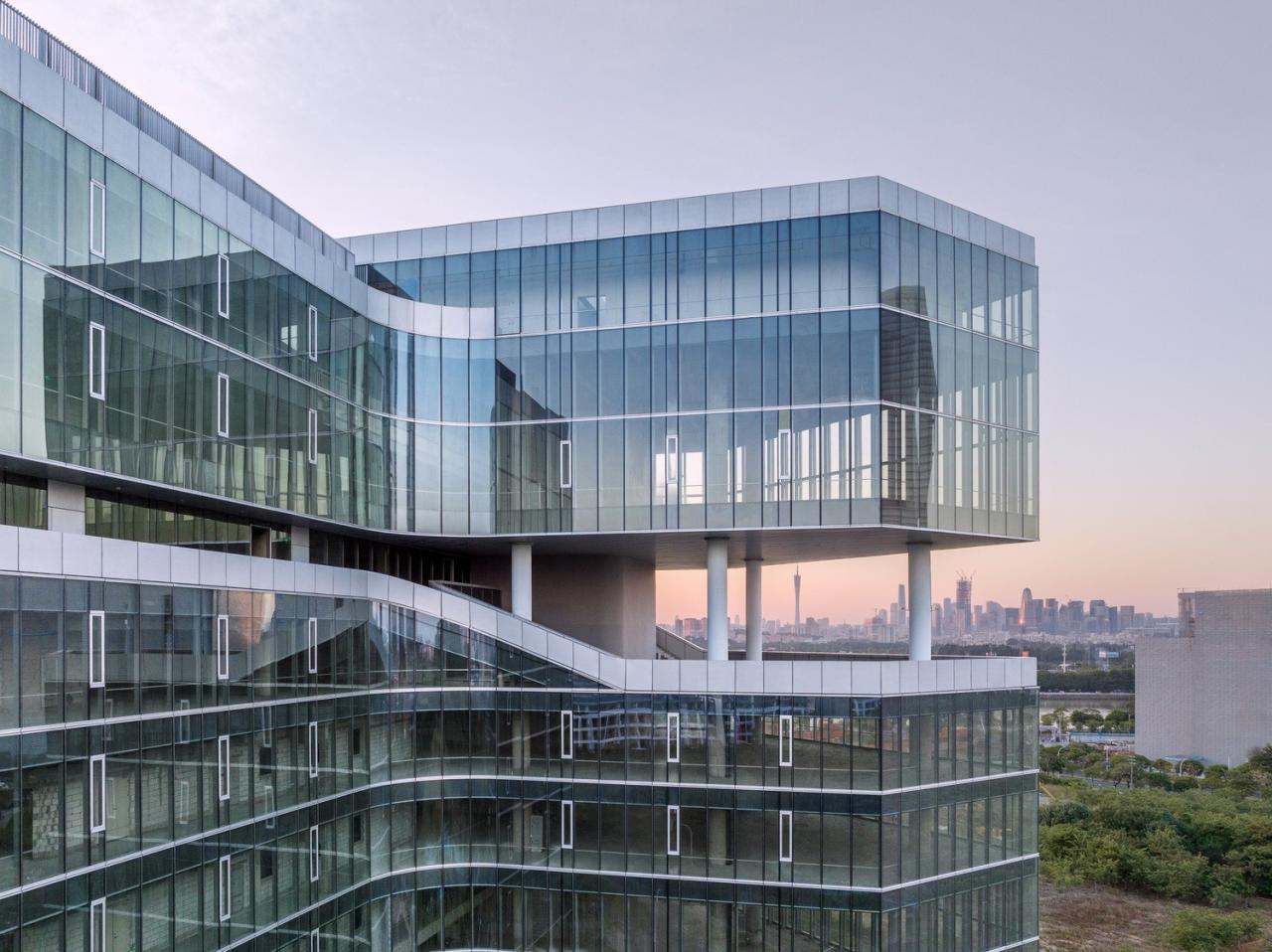 BIM建筑|粤港澳大湾区高性能医疗器械创新中心 / 海茵建筑