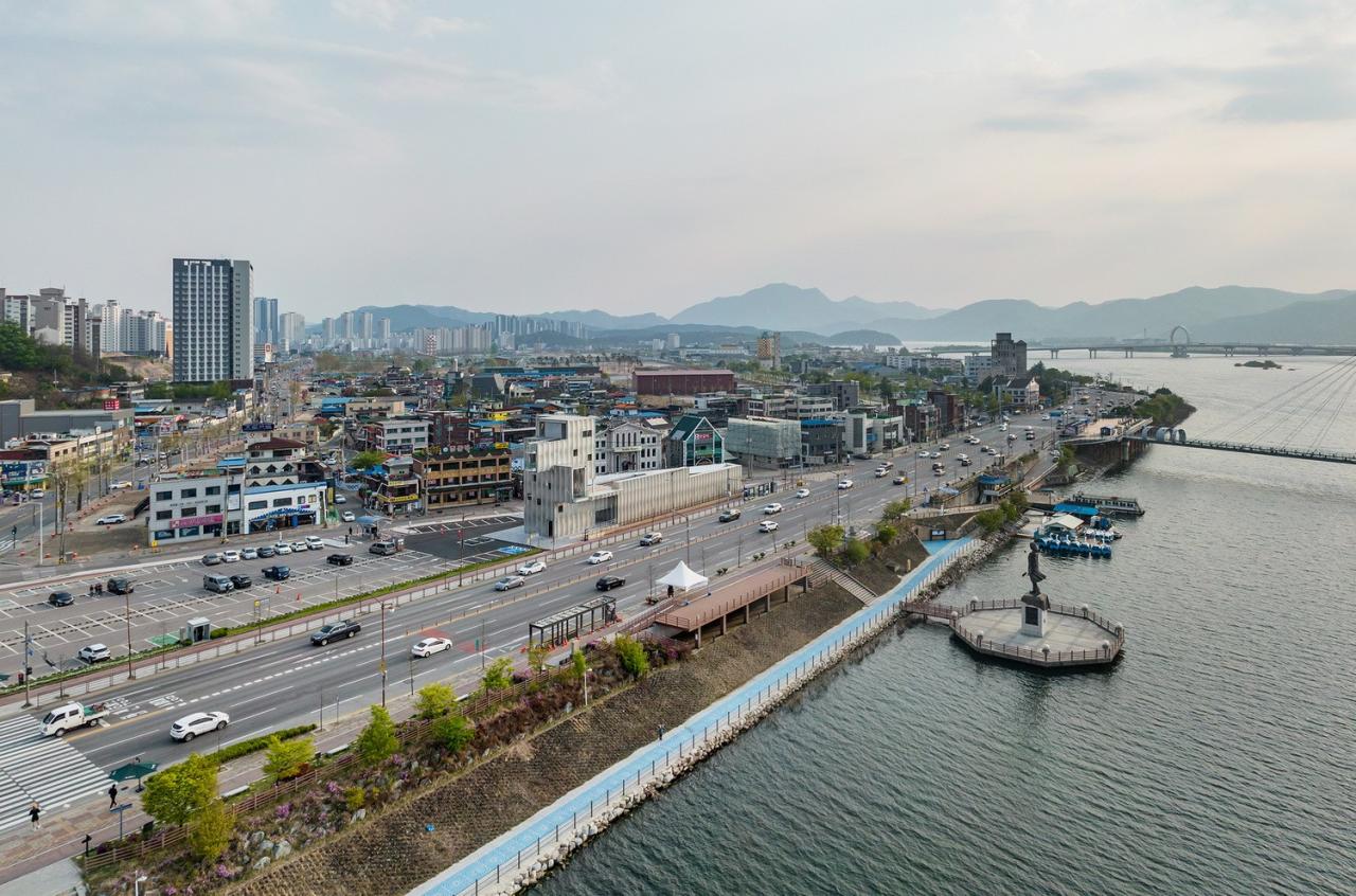 BIM建筑|穿孔板高阶用法，千高原观景台 / Emer-sys