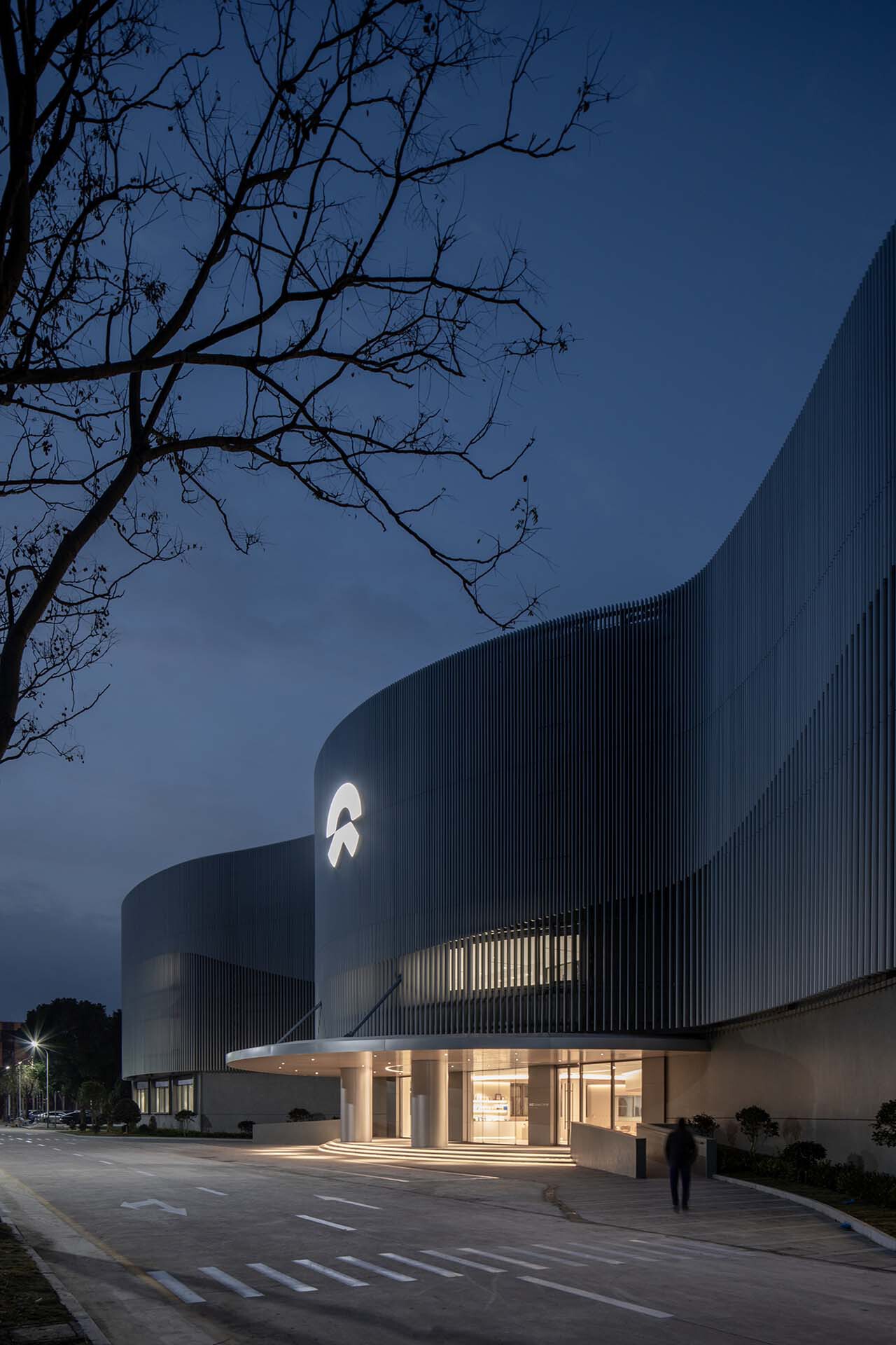 BIM建筑|蔚来交付中心 / Kokaistudios