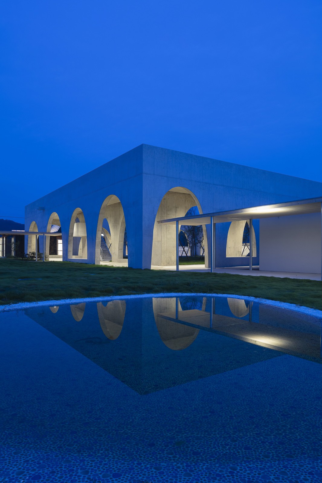 BIM建筑|组团式校园，广岛叡智学院 / CAn