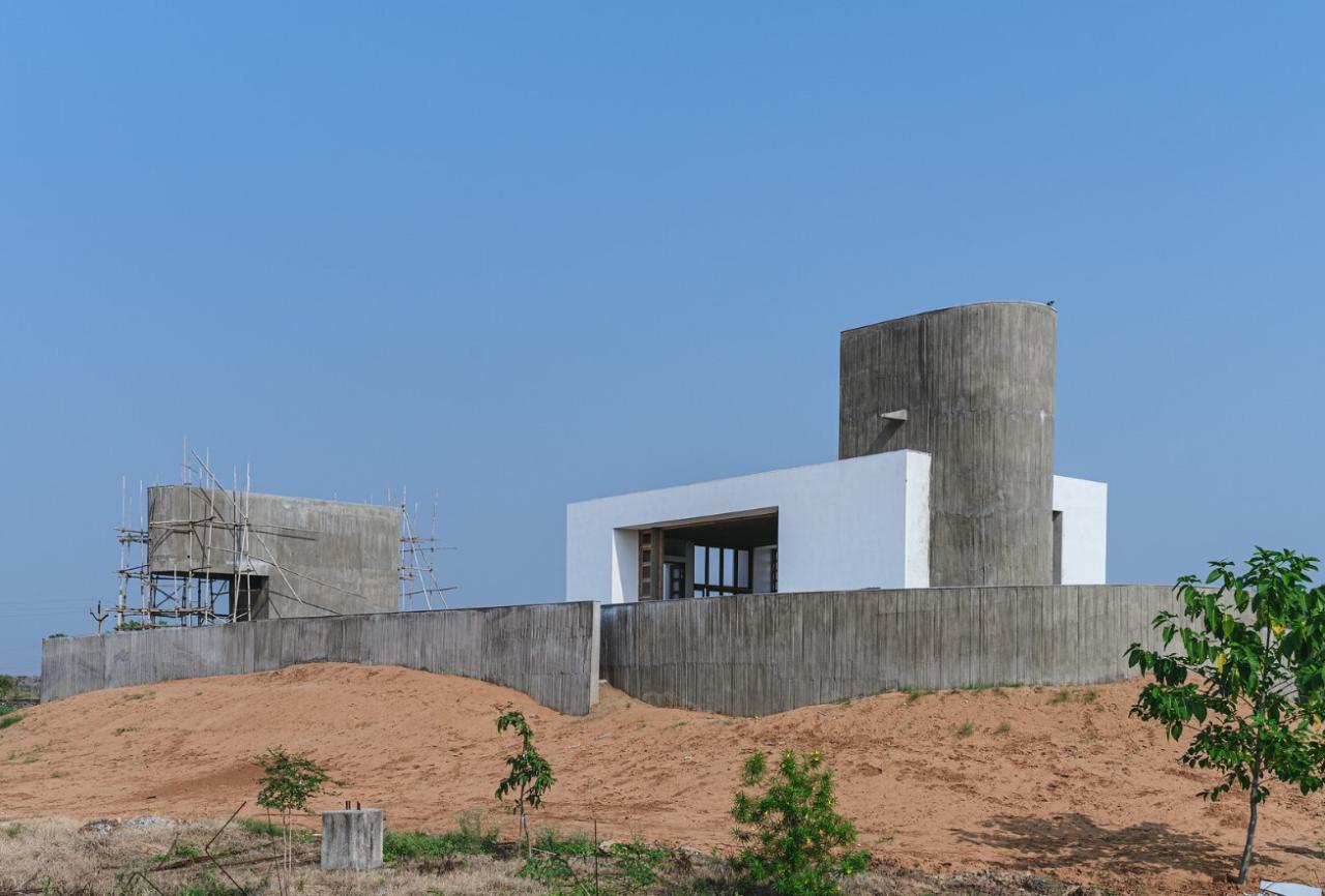 BIM建筑|围合之家 / Design Ni Dukaan