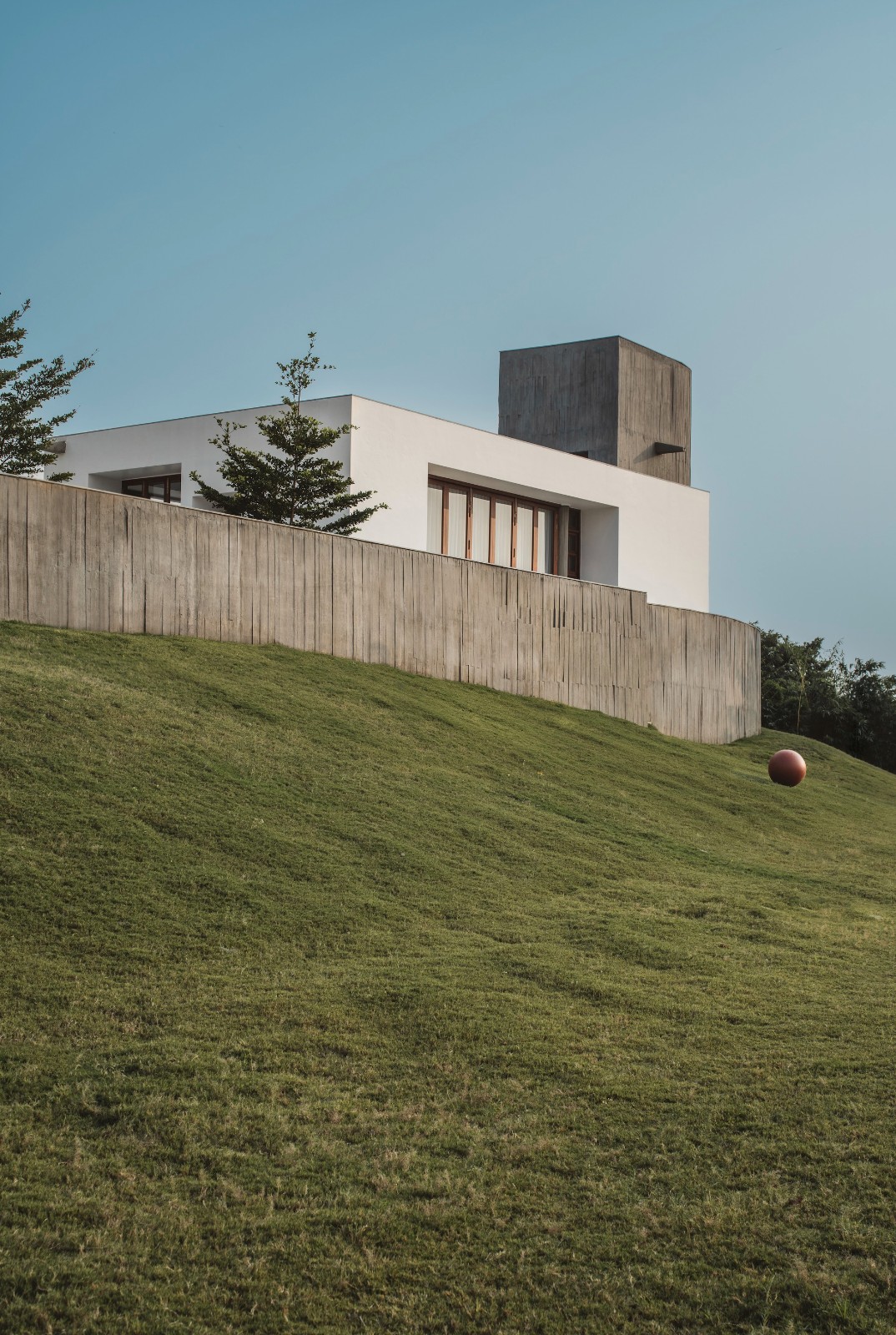 BIM建筑|围合之家 / Design Ni Dukaan