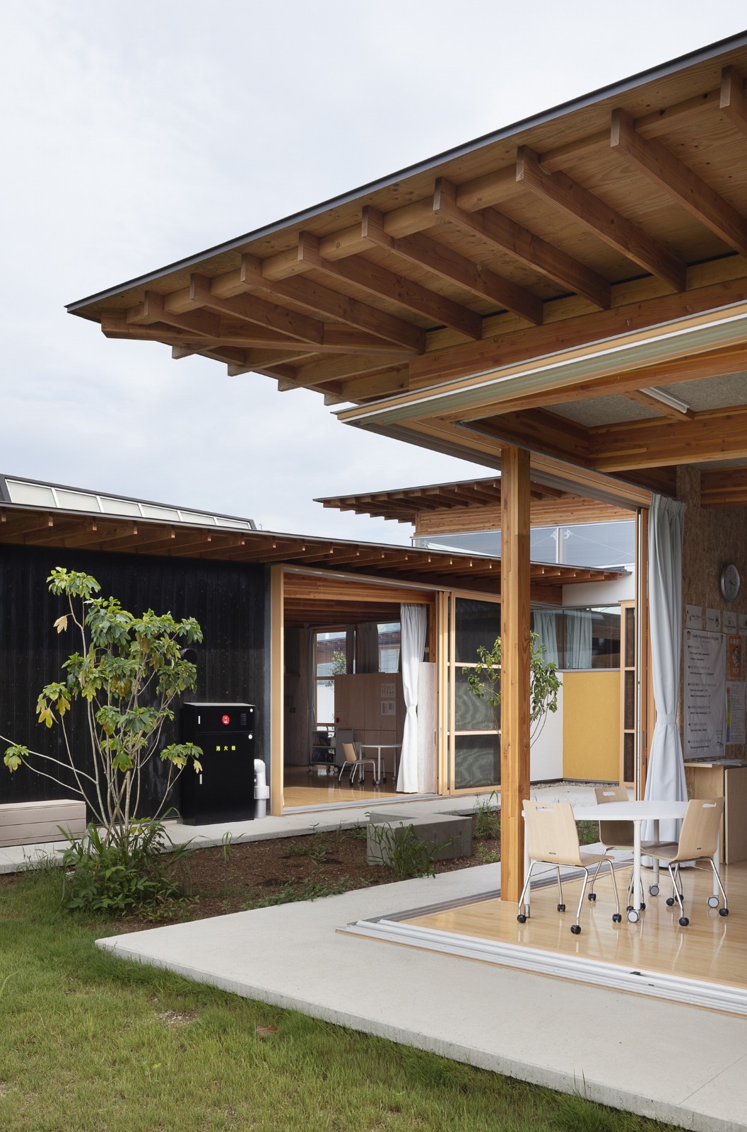 BIM建筑|组团式校园，广岛叡智学院 / CAn