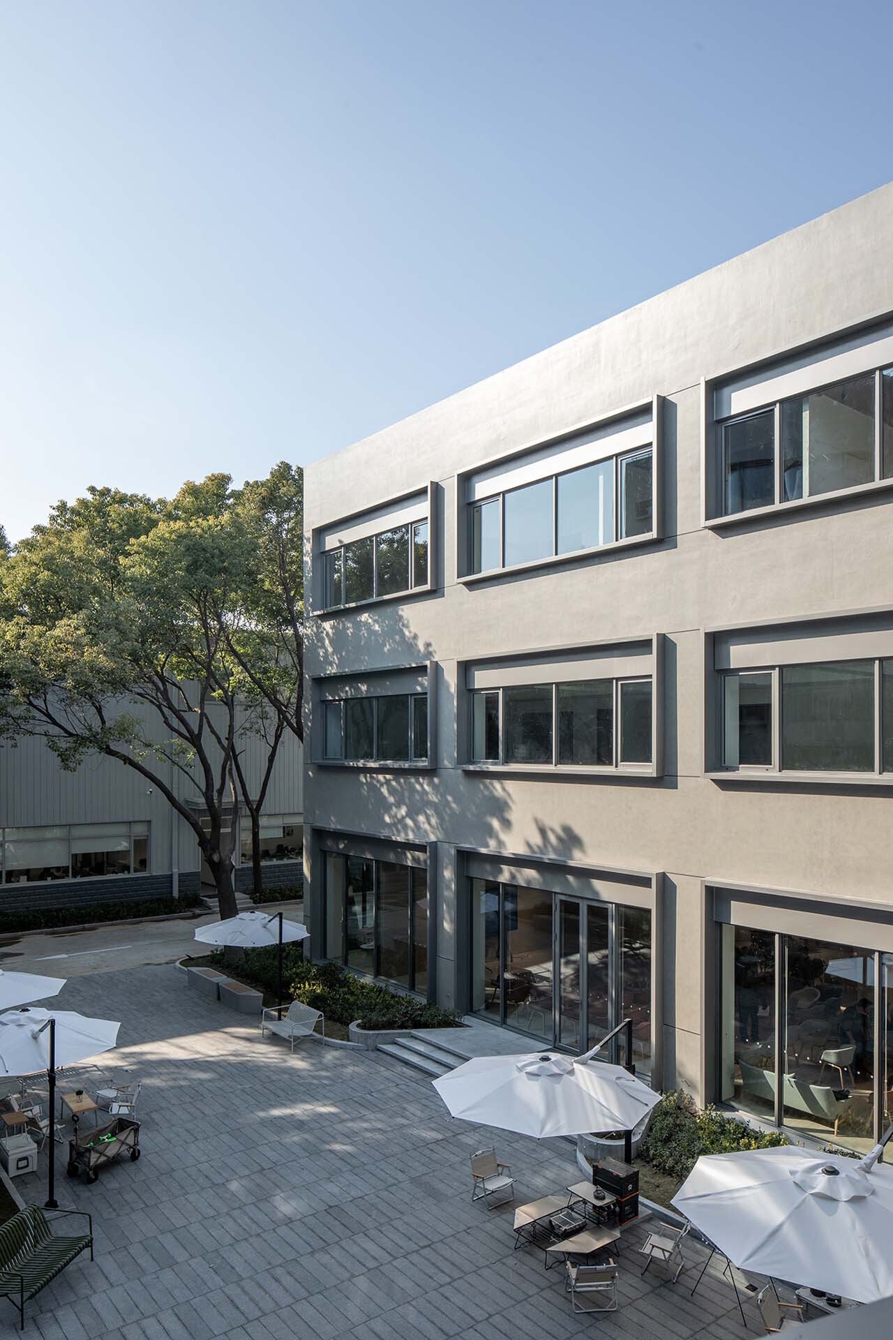 BIM建筑|蔚来交付中心 / Kokaistudios