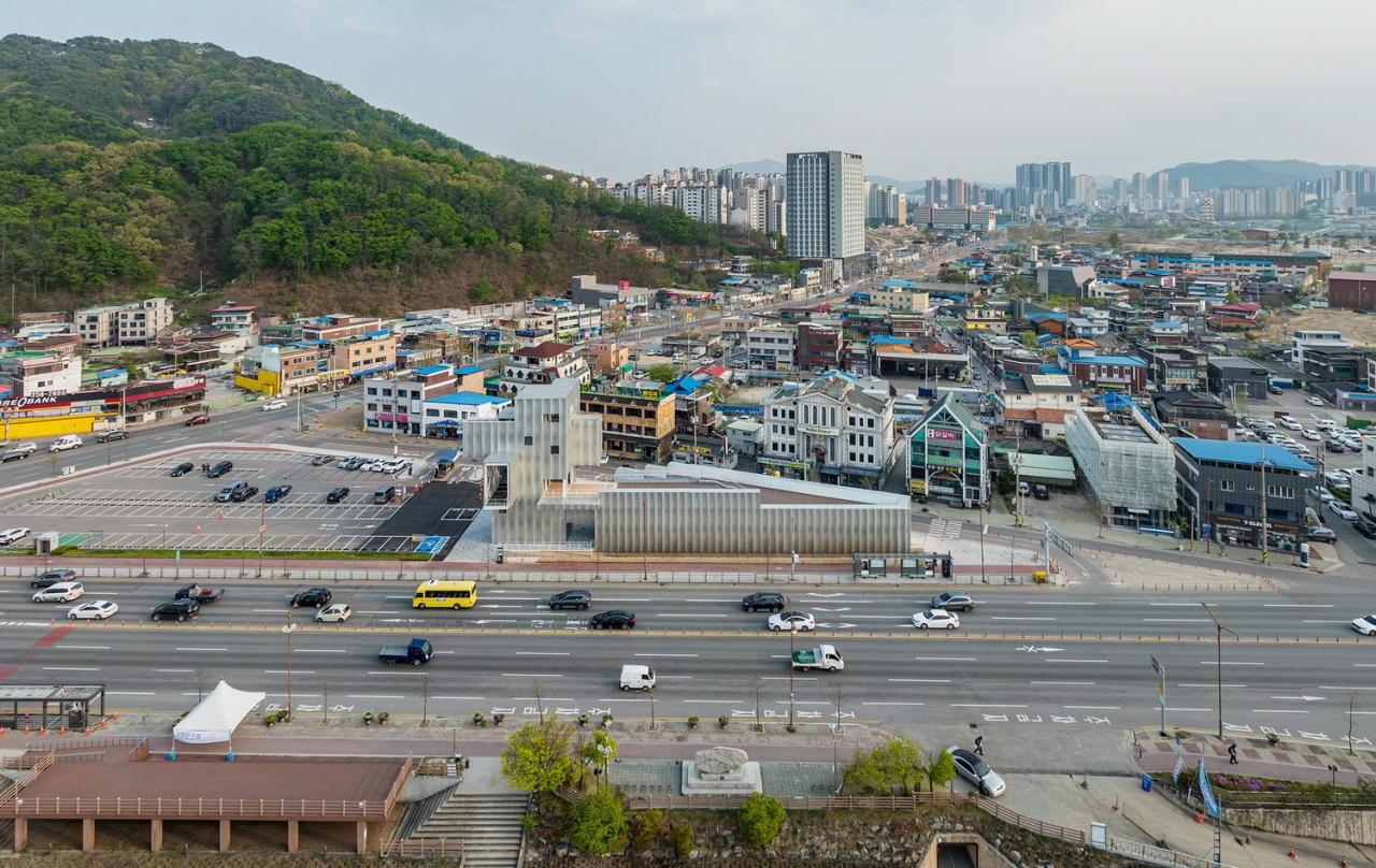 BIM建筑|穿孔板高阶用法，千高原观景台 / Emer-sys