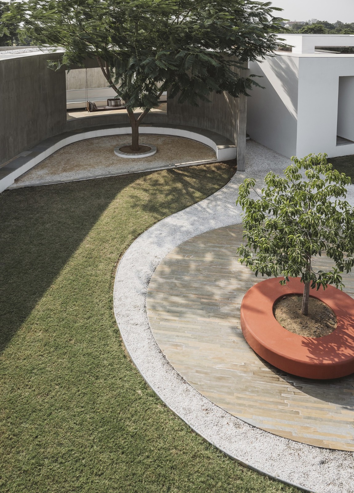 BIM建筑|围合之家 / Design Ni Dukaan