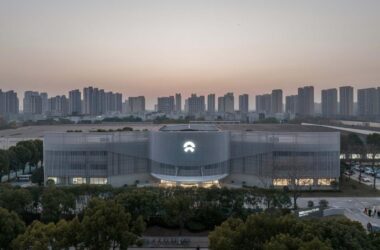 BIM建筑|蔚来交付中心 / Kokaistudios-BIM建筑网