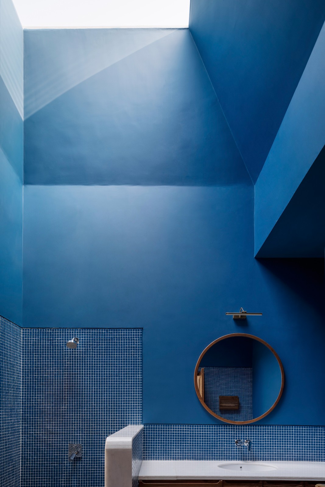 BIM建筑|围合之家 / Design Ni Dukaan