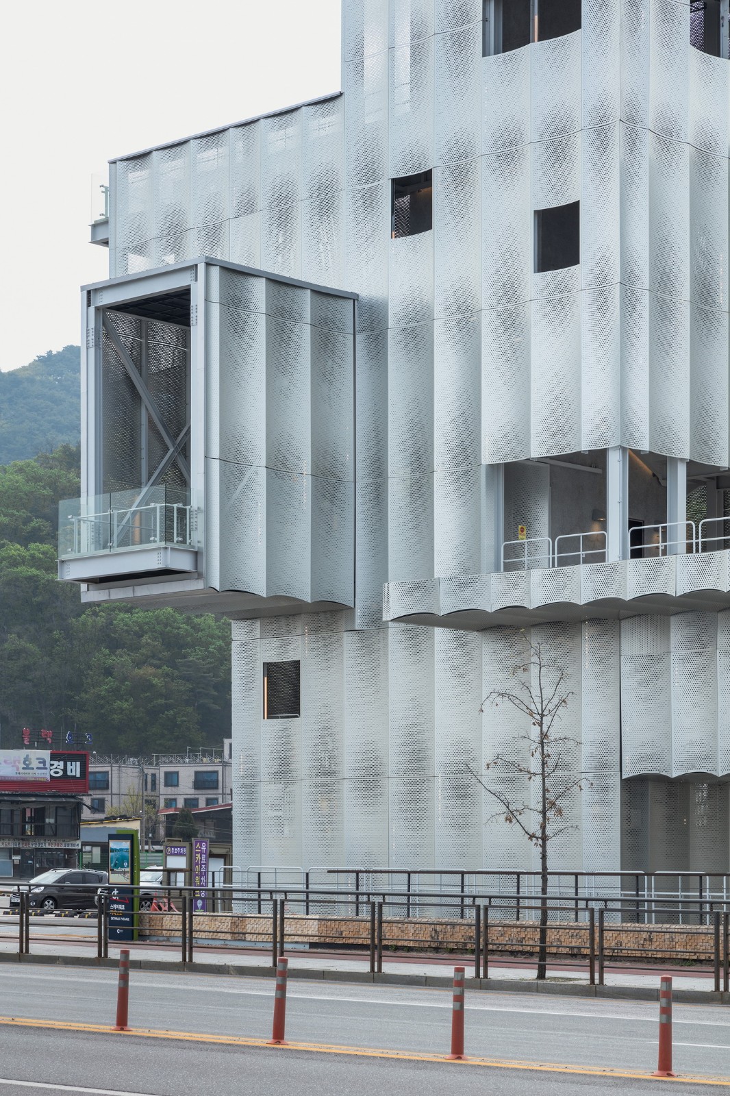 BIM建筑|穿孔板高阶用法，千高原观景台 / Emer-sys