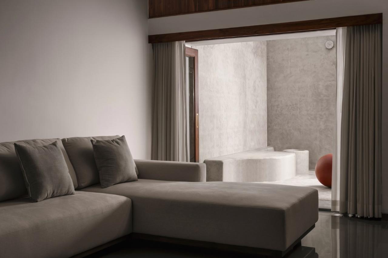 BIM建筑|围合之家 / Design Ni Dukaan