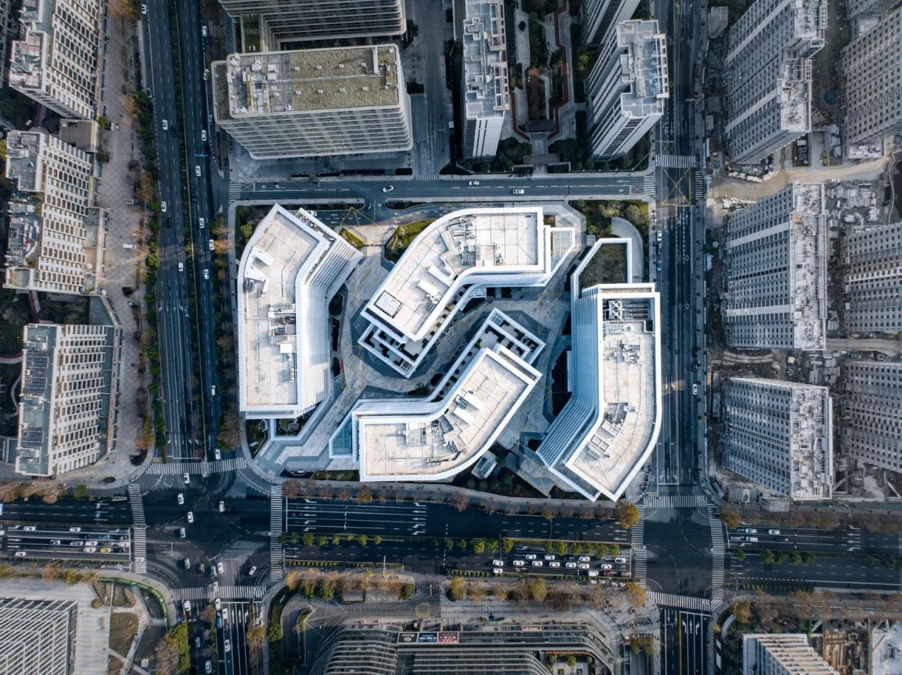 BIM建筑|顺势而为的扭转：杭州东站花园国际 / goa大象设计