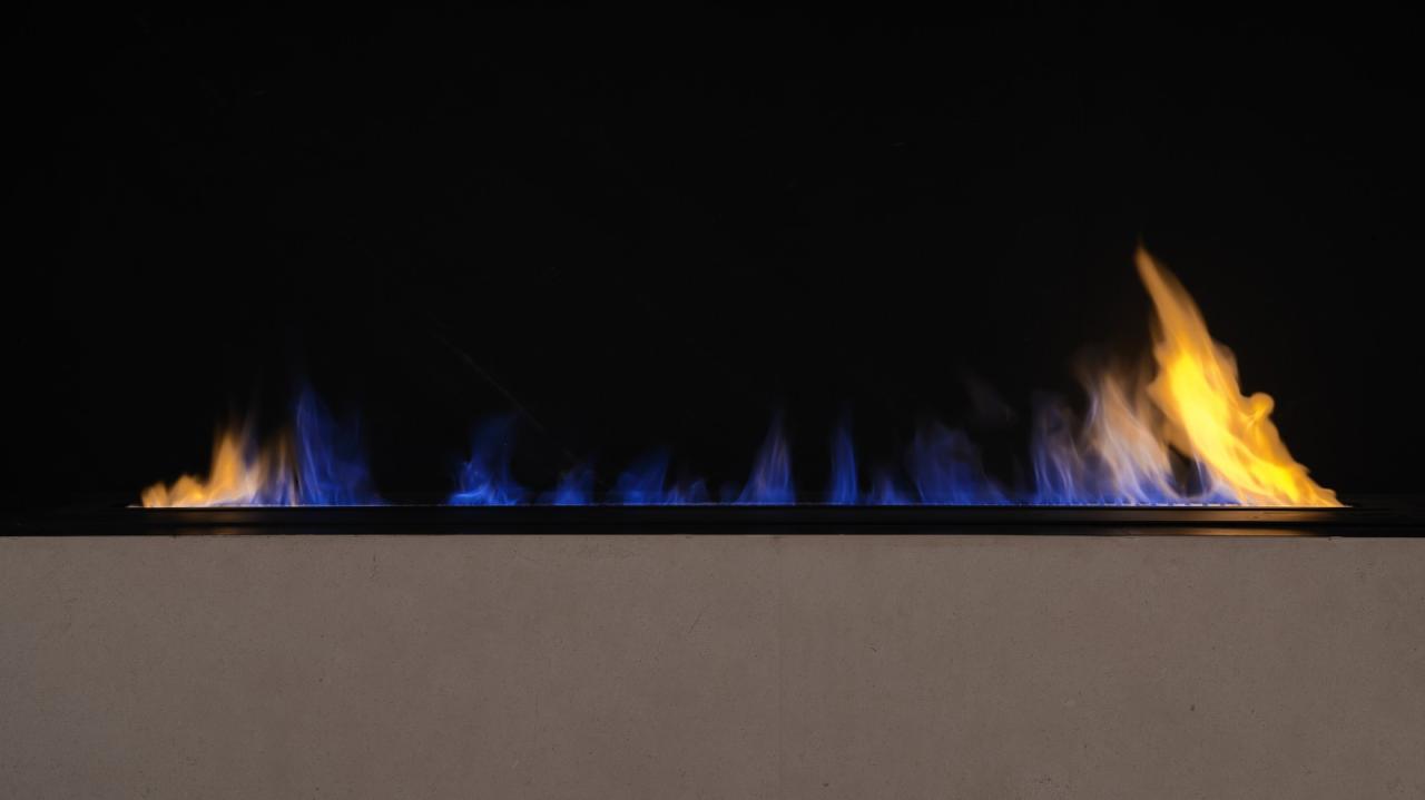 BIM建筑|梧桐树下的420平米复式公寓 :为年轻家庭巧妙创建”视线连通”挑高空间 / 八荒设计