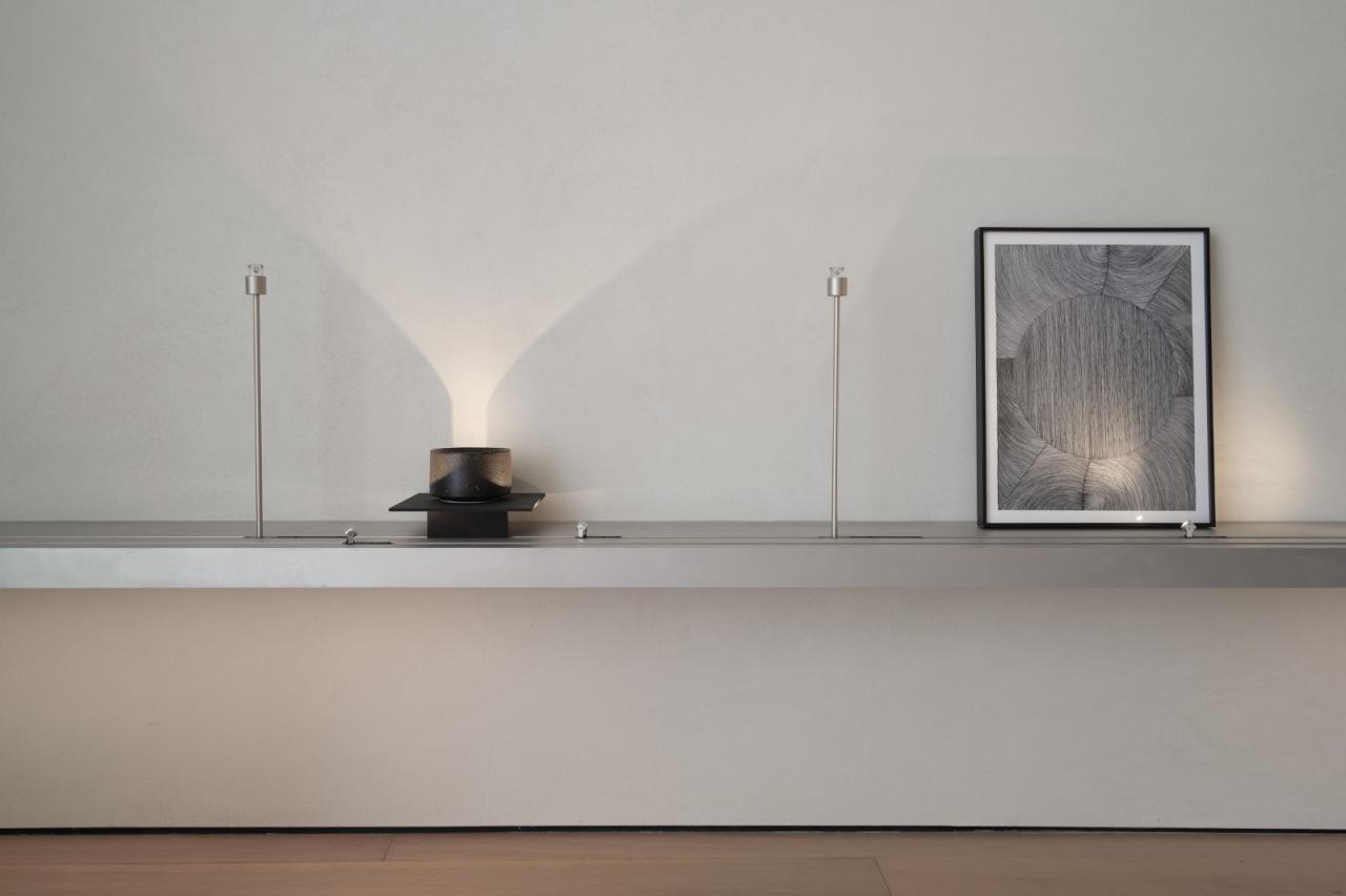 BIM建筑|梧桐树下的420平米复式公寓 :为年轻家庭巧妙创建”视线连通”挑高空间 / 八荒设计