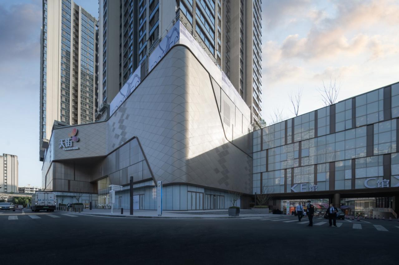 BIM建筑|十年筑造，一座天街一座城：重庆龙湖时代天街E馆 / 成执设计
