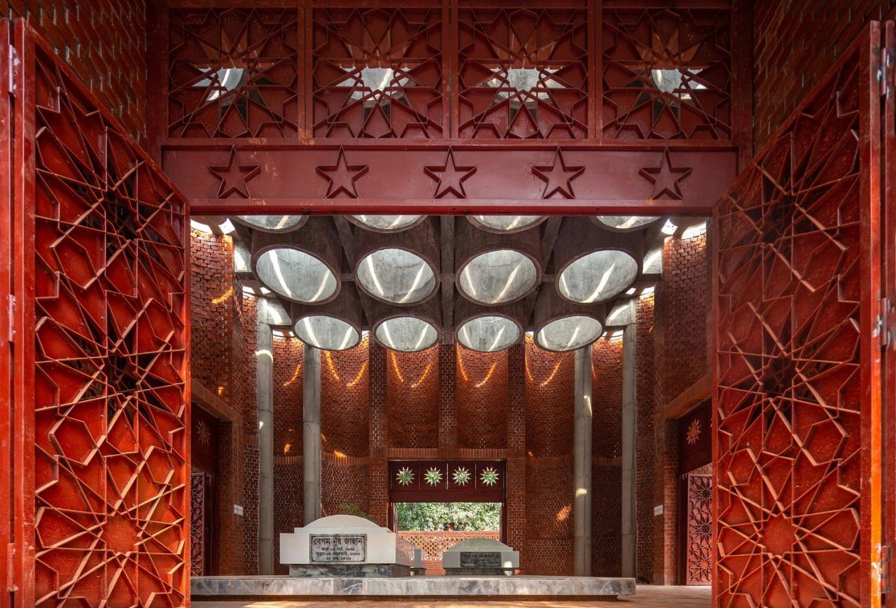 BIM建筑| 陵墓纪念堂，混凝土圆柱‘滴落’ / Sthapotik