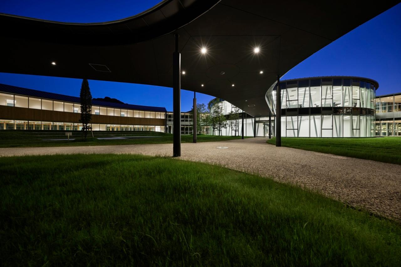 BIM建筑|爱光学园 / 大成建设