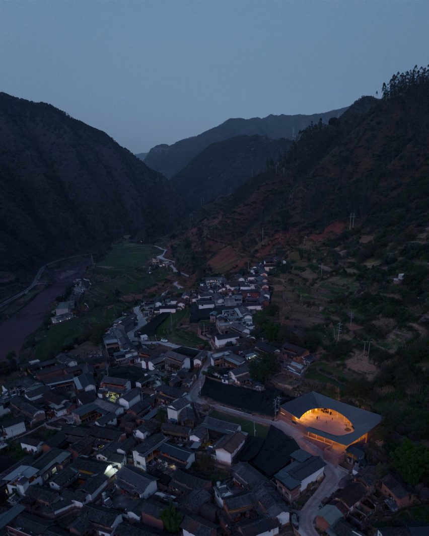 BIM建筑|创盟国际与学生合作创建夯土社区中心