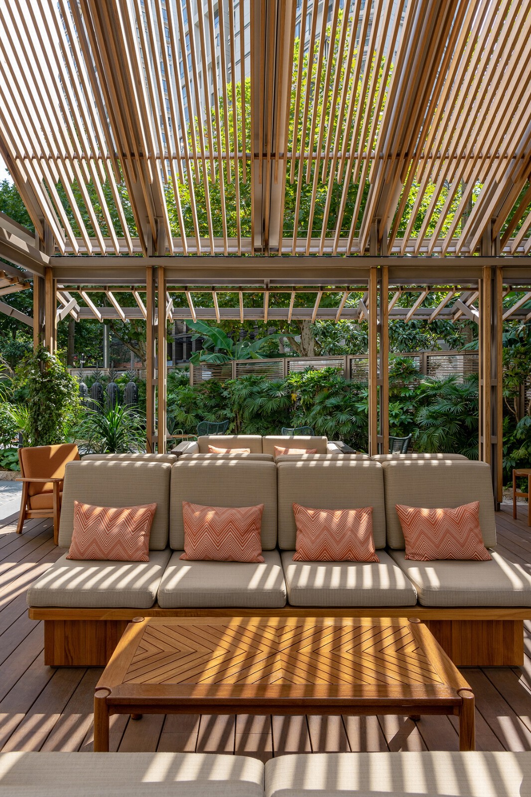 BIM建筑|双亭园：上海素凯泰酒店户外空间改造 / LUKSTUDIO芝作室