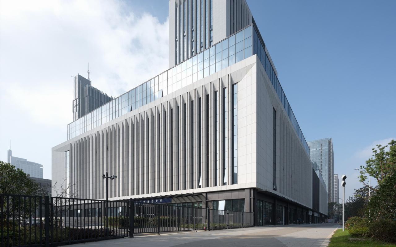 BIM建筑|龙城中轴华彩篇章·龙锦大厦 / 简和建筑