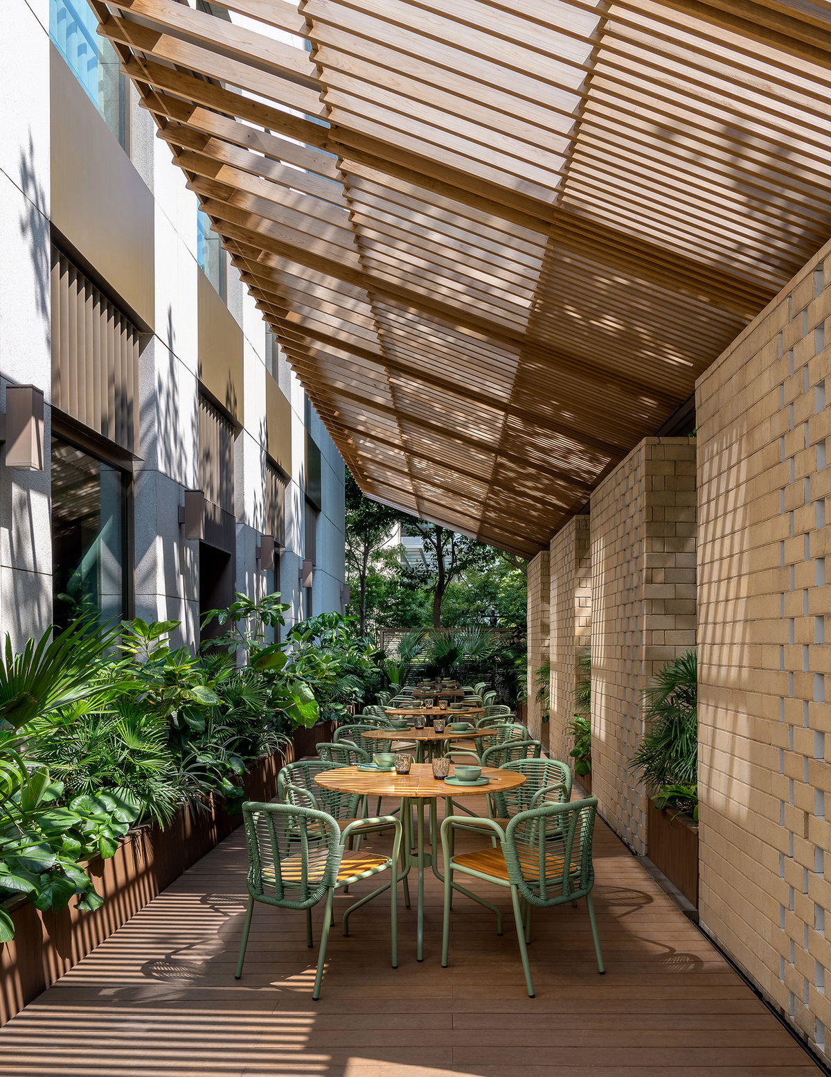 BIM建筑|双亭园：上海素凯泰酒店户外空间改造 / LUKSTUDIO芝作室