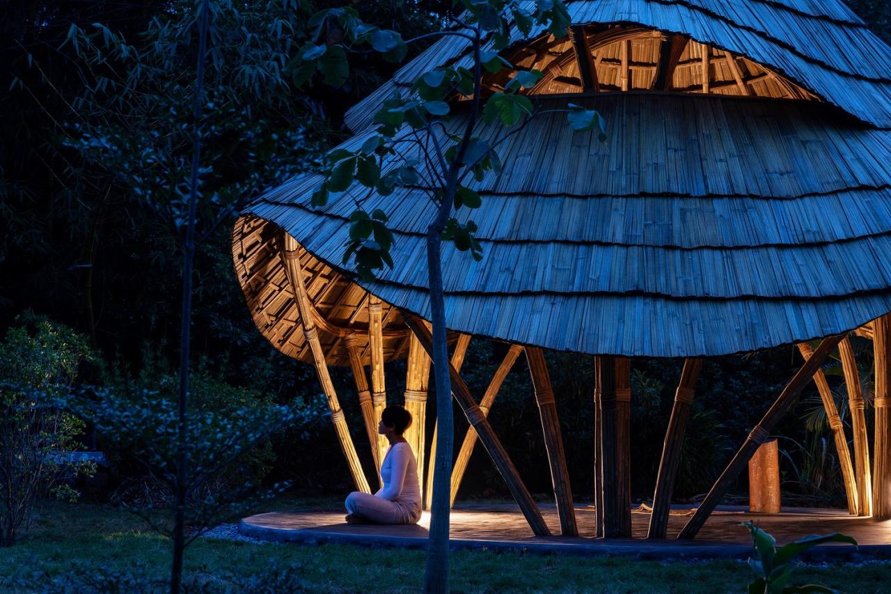 BIM建筑|冥想凉亭 / STUDIOARO