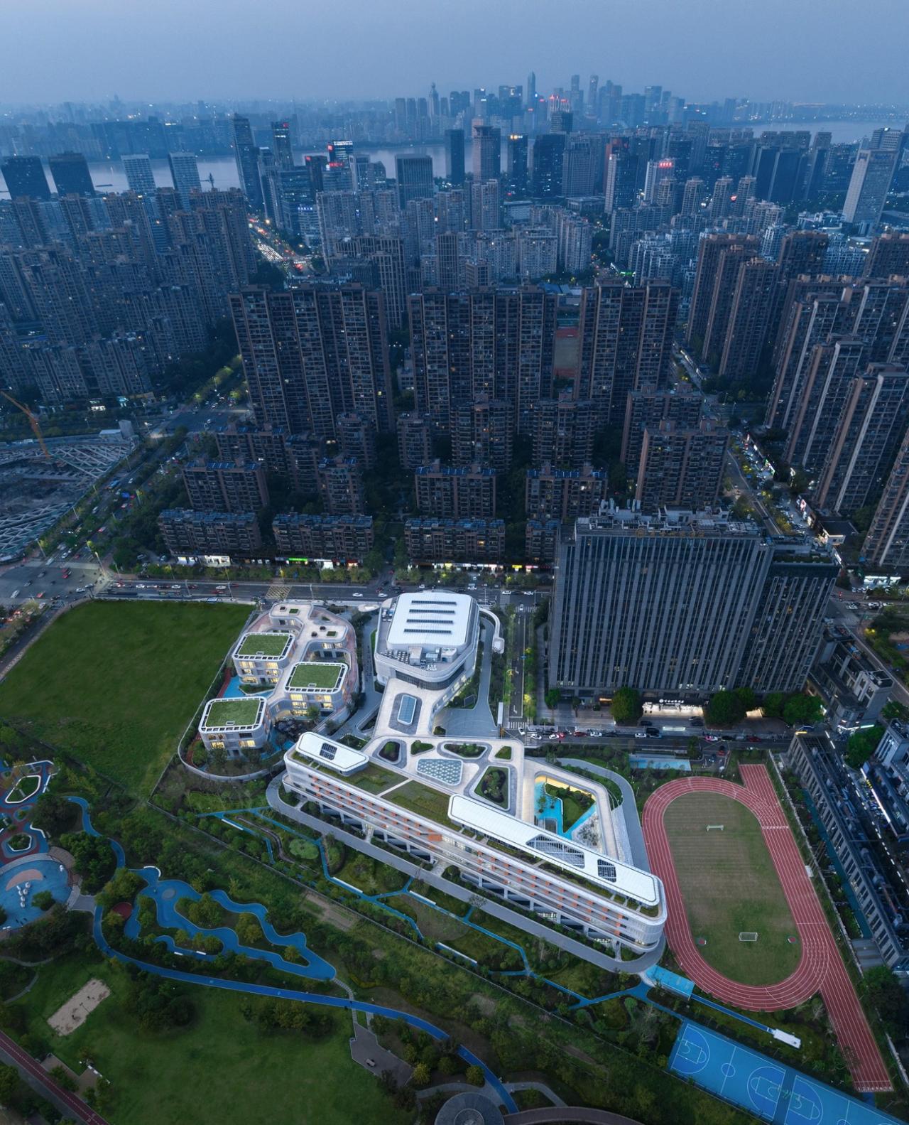 BIM建筑|对话童心，天性乐园：杭州江南实验学校教育集团江晖小学 / 浙江大学建筑设计研究院