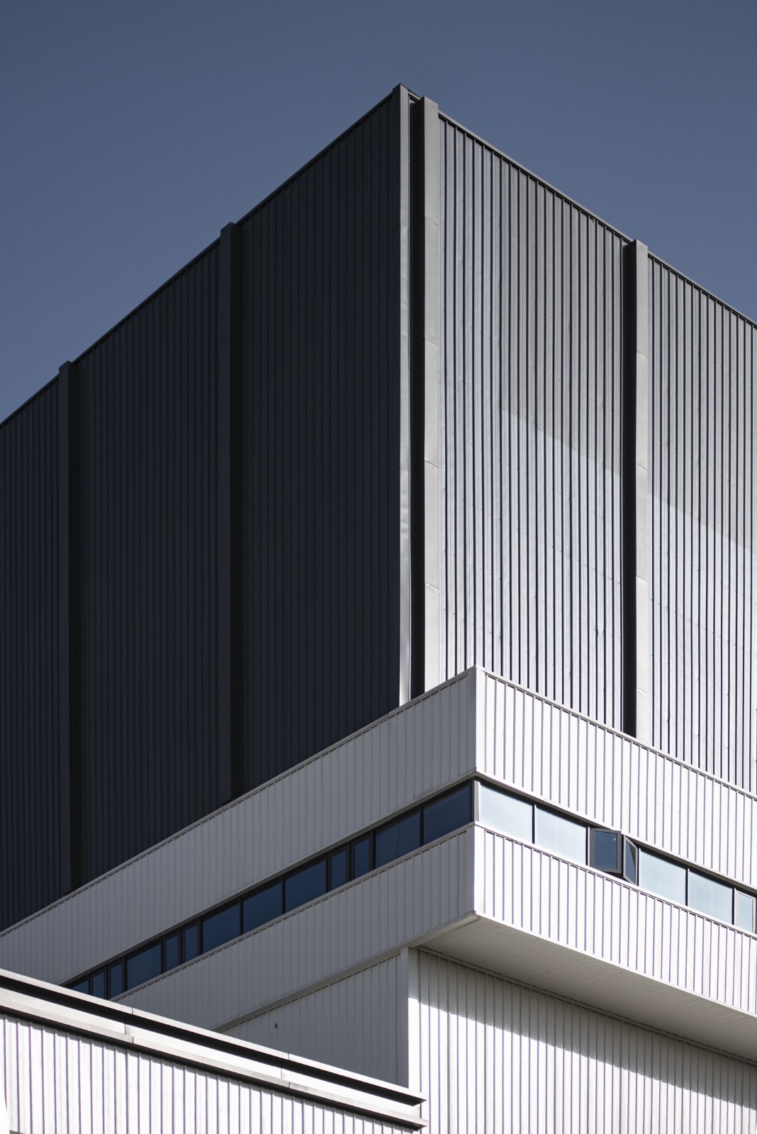 BIM建筑|锡东生活垃圾焚烧发电厂外立面改造 / 广州华科工程技术有限公司