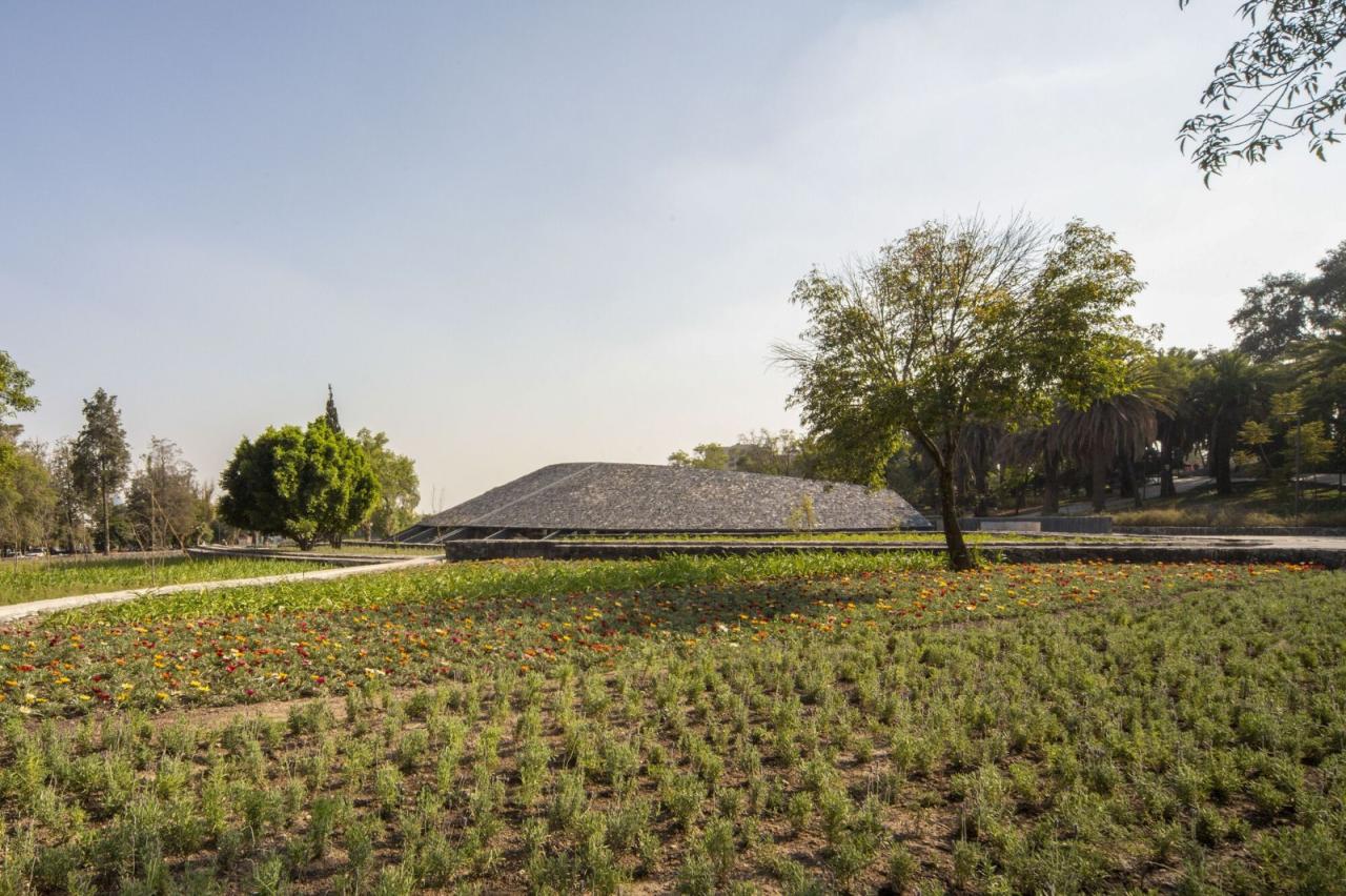 BIM建筑|覆盖在大地上，查普尔特佩克环境文化中心 / ERREqERRE Arquitectura y Urbanismo + Taller ID